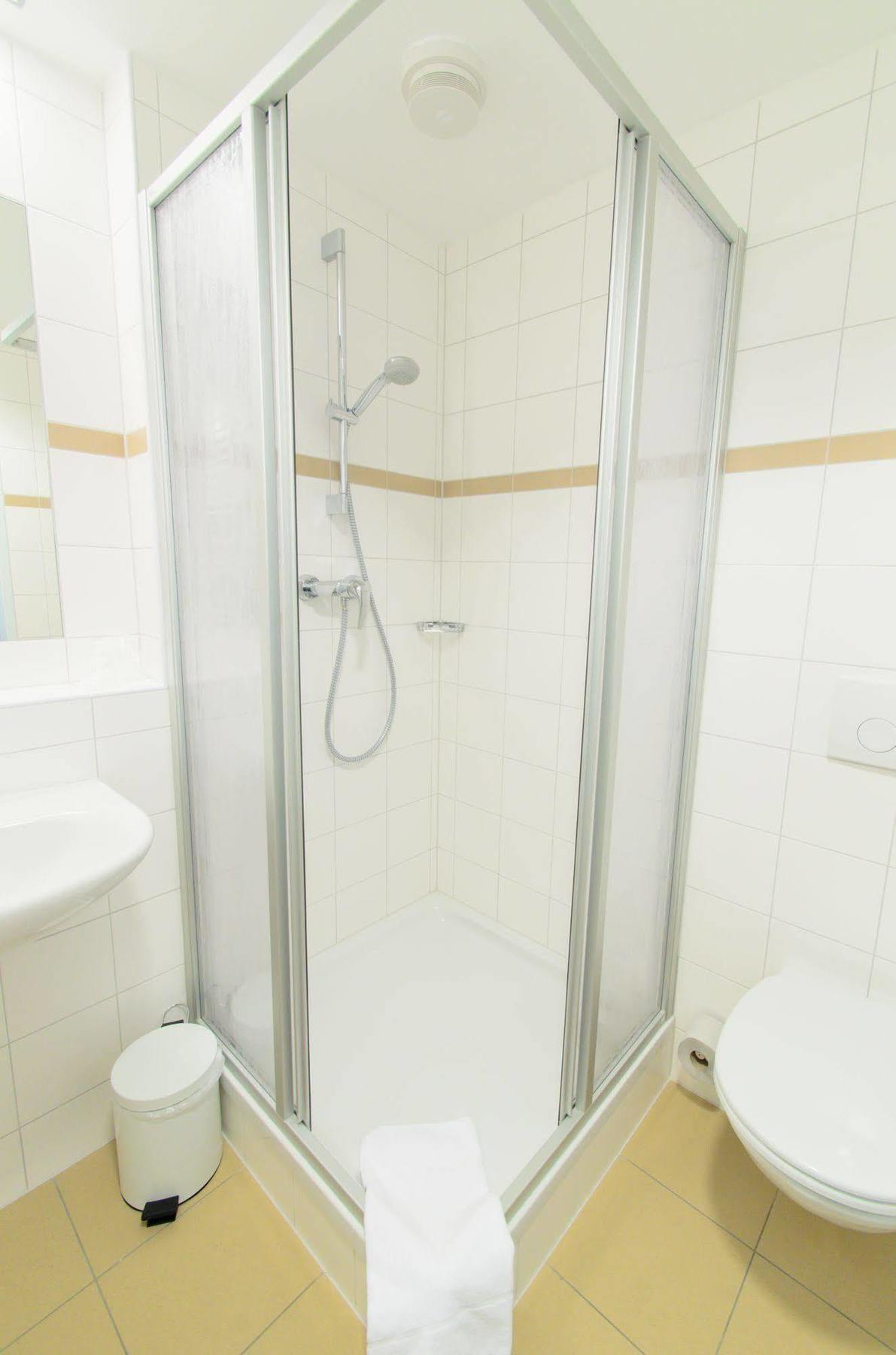 Jufa Hotel Knappenberg Ober-Gossen Екстер'єр фото